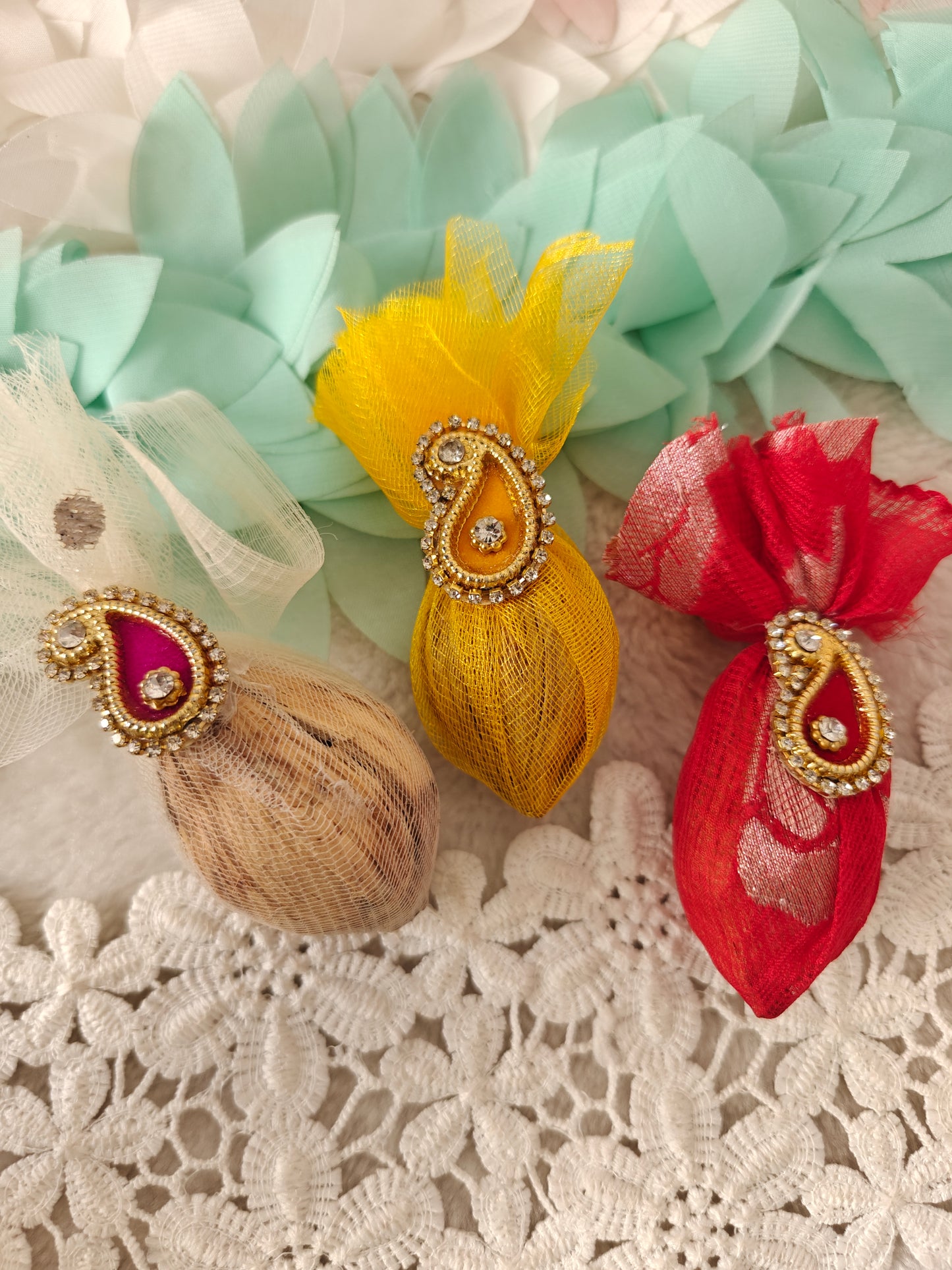 Paisley Potli Nariyal