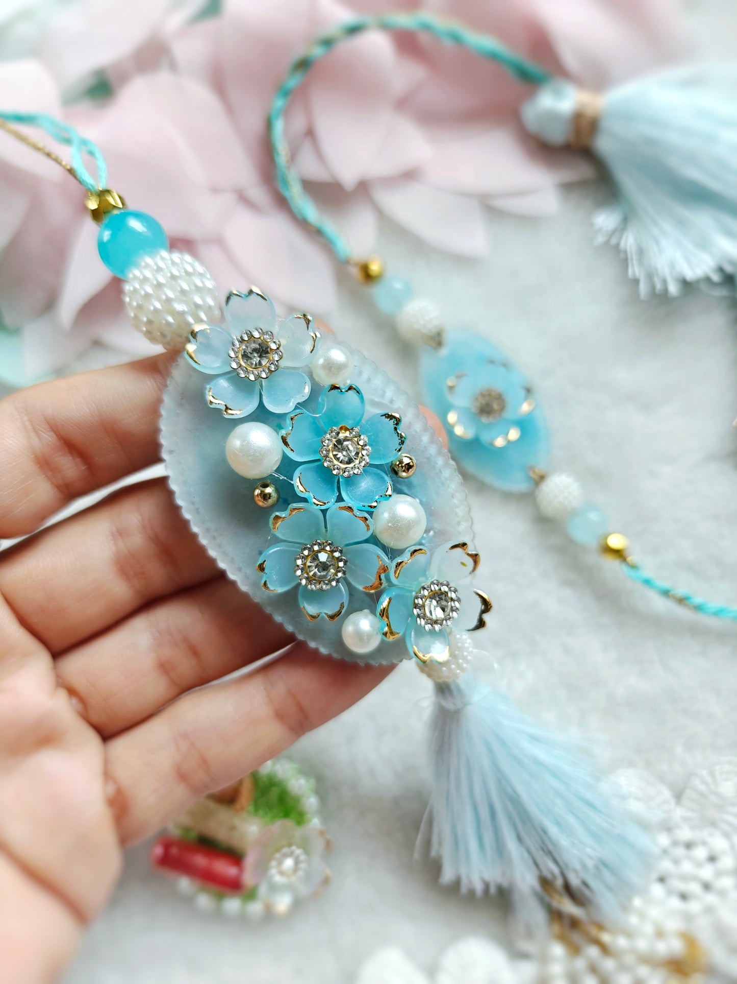 Cluster of Flowers Rakhi Lumba Set